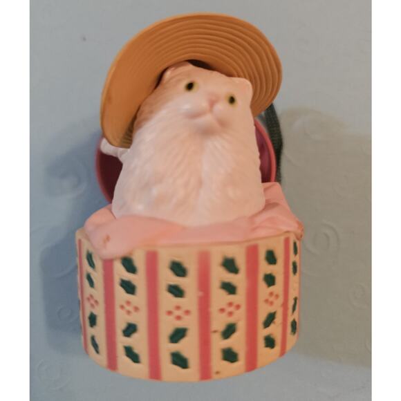 Vintage Avon Kitten Persion Cat In Pink Hat Box Christmas Ornament 1980s - Picture 2 of 8